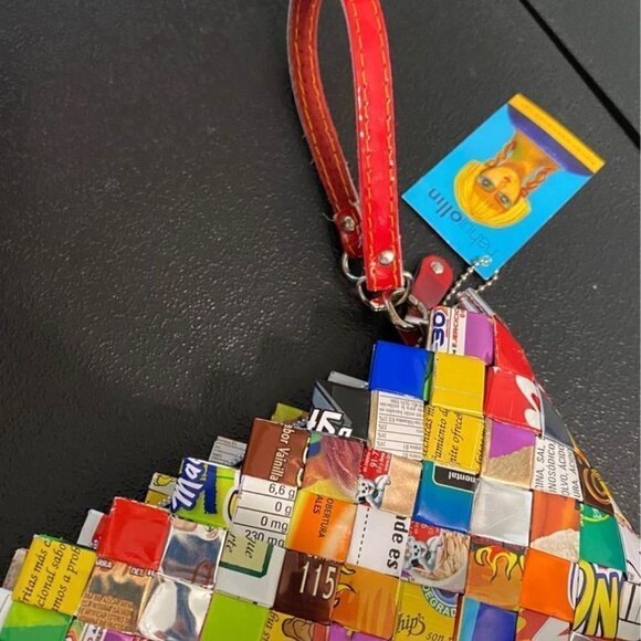 Women’s Handbag with Wristlet Strap. Brand: Nahui Ollin Medium Handbag with Zipp - Picture 3 of 7